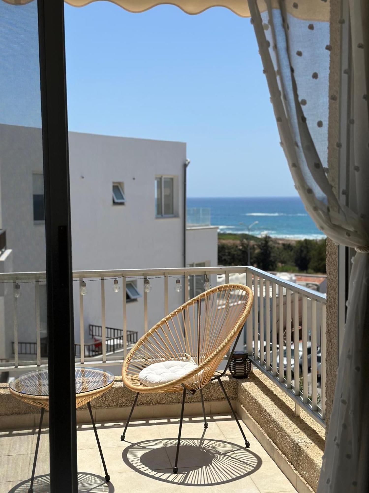 Sea View Apartment Near The Beach Paphos Kültér fotó